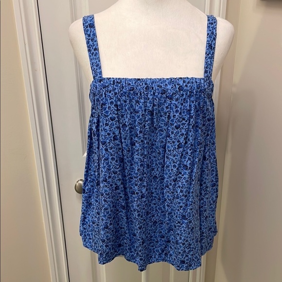 Old Navy Blue and White Relaxed Fit Camisole Tank Top Floral soft rayon NWOT - Picture 1 of 12